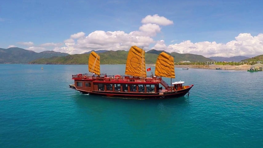 Tour Du Thuyền Vịnh Nha Trang 1 Ngày